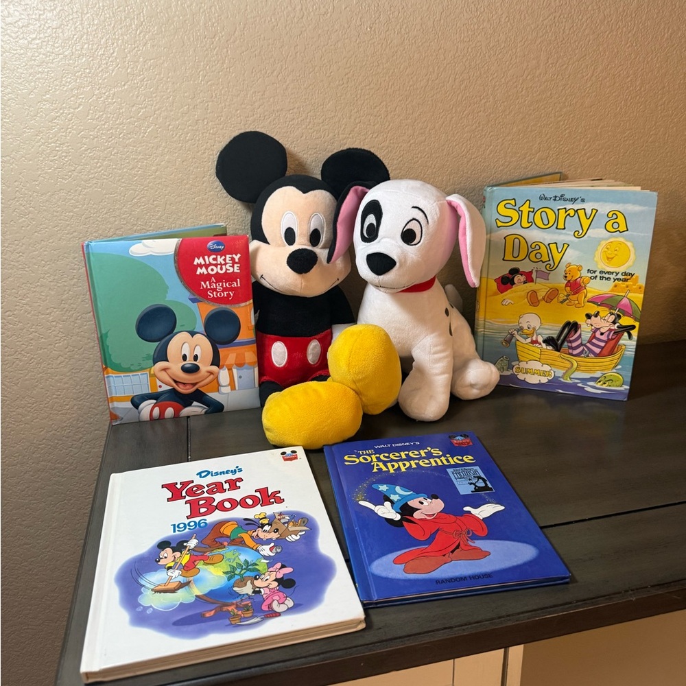 Disney Books and Plush Bundle, Mickey Mouse, 101 Dalmatians, story book lot
